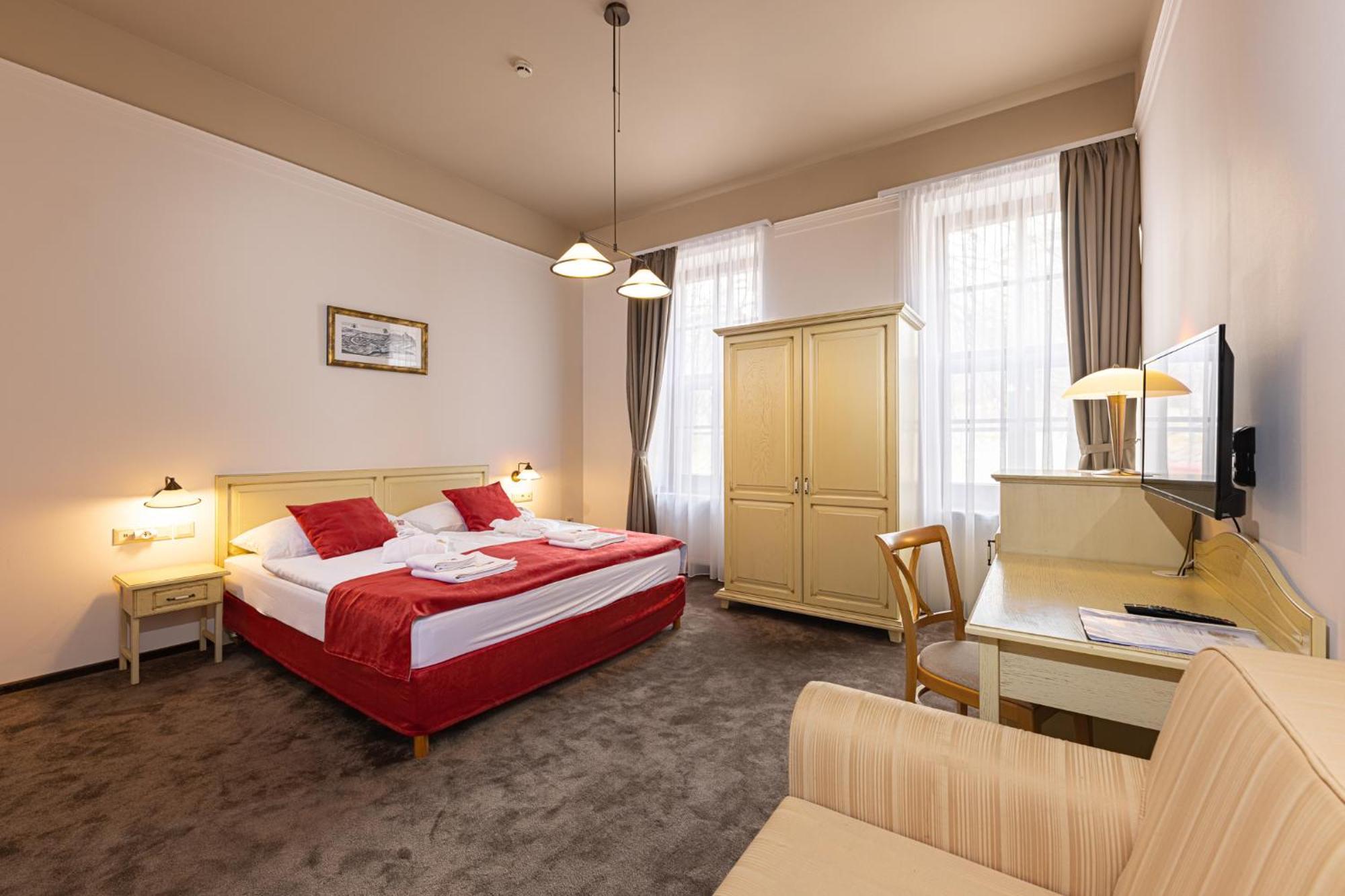 Bazilika Alatt Panzio Bed & Breakfast Esztergom Exterior photo