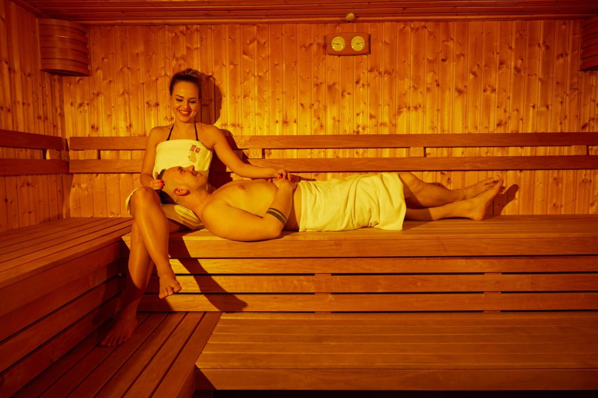 Bazilika Alatt Panzio Bed & Breakfast Esztergom Exterior photo
